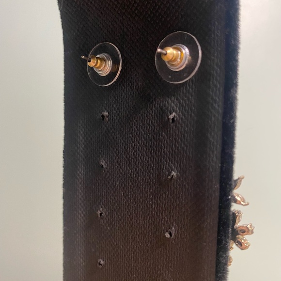 LOFT flower earrings - Picture 2 of 6